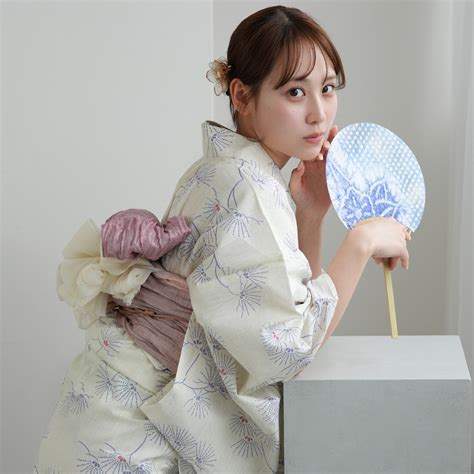 utatane 浴衣 レディース セット 高級変わり織 浴衣3点セット クリームに涼しげな松花火 フリーサイズ 浴衣セット（ゆかた・帯・下駄 ...