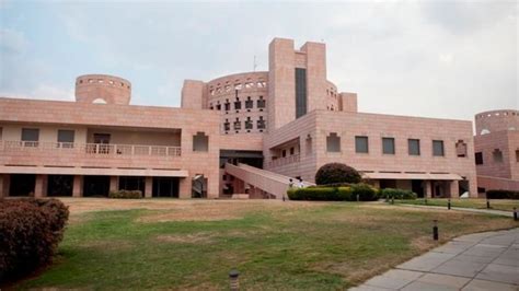 India's ISB ranks 7th under Forbes' 'Best Business School 2019' list ...