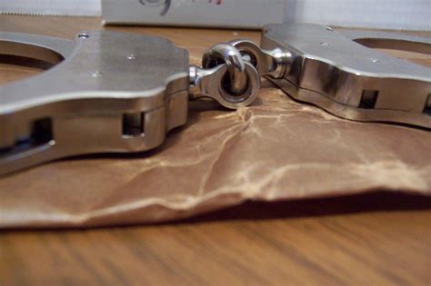 Peerless Handcuff Co. Mdl 400N-Stn Nkl Chain Link Hndcuff-EXTREMELY ...