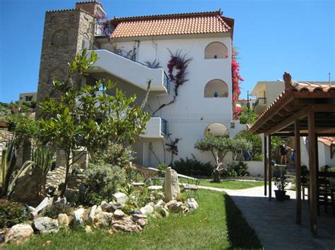 ARGO ROOMS - STUDIOS (Petries) - Hotel Reviews, Photos, Rate Comparison ...