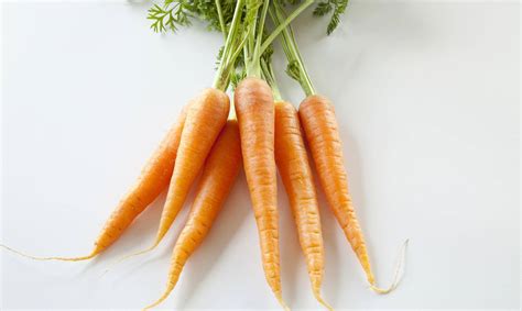 胡萝卜非常有营养，但是你吃对了吗？这样吃胡萝卜营养更高！_菠菜