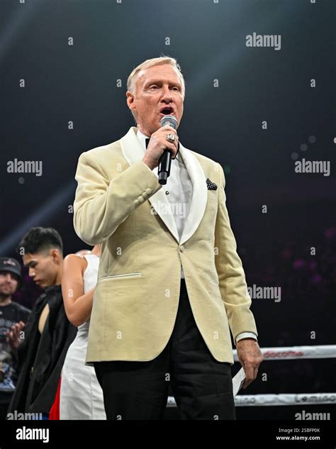 Ring announcer Jimmy Lennon, Jr. speaks before the world super ...