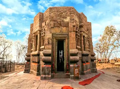 Maa Mundeshwari dham mysterious temple goat bloodless sacrifice bihar ...