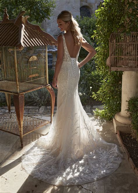 Saylor Wedding Dress | Beau Belles | Wedding Dress Shop In Borrowash, Derby