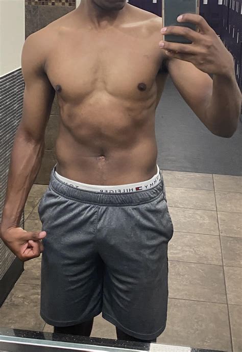 6'3 190 pounds. 3 week hard bulking progress. (3,000 cal a day average ...