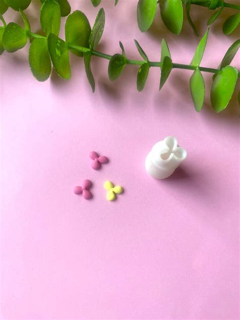 Three petal micro cutter – PolymerClay Corner