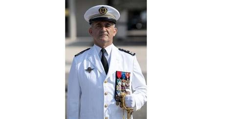 Un Lorientais prend le commandement de la flottille amphibie - Lorient ...