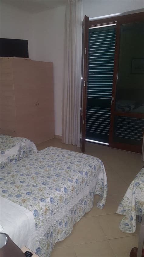 GUEST HOUSE IL FARO (San Benedetto del Tronto) - B&B Reviews, Photos ...