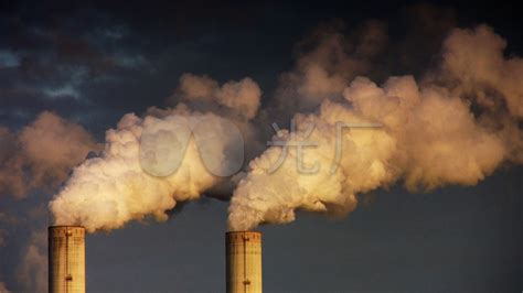 工厂排污烟囱高清图片下载-正版图片500941032-摄图网