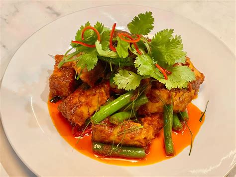 PAD PRIK KHING MOO KROB - In the mood for Thai