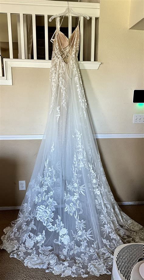 Martina Liana 1137 Sample Wedding Dress - Stillwhite