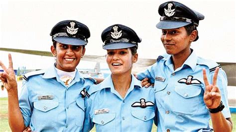 615353-women-iaf-pilots - Awesome India