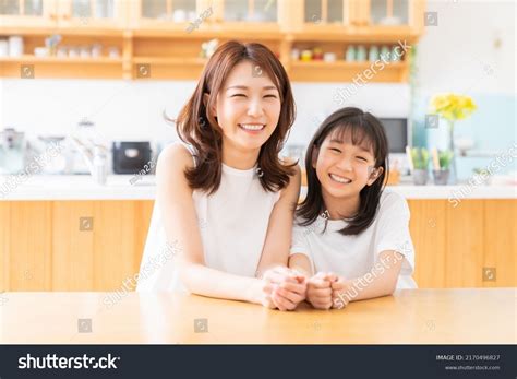 10,874 Asian Woman Kid Kitchen Images, Stock Photos & Vectors ...