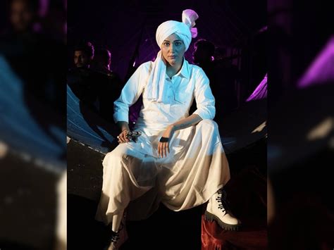 sapna choudhary latest photoshoot haryanvi dhoti kurta pagdi Dabangg ...