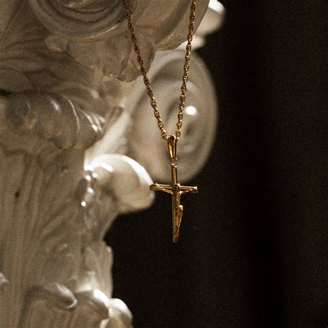 The Meaning of Figaro Necklaces: Historical Origins, Cultural Symbolis ...