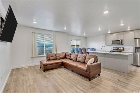 1002 W Fox Run Ave Santaquin UT 84655 | $399,000 | UtahRealEstate.com