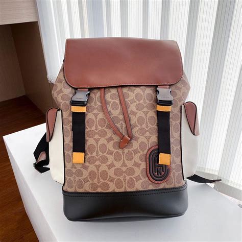 Luxury Explorer High End Quality Backpack – Foint.in