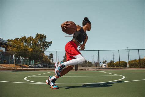 Dribbling Drills to Practise Before You Play Basketball. Nike SI