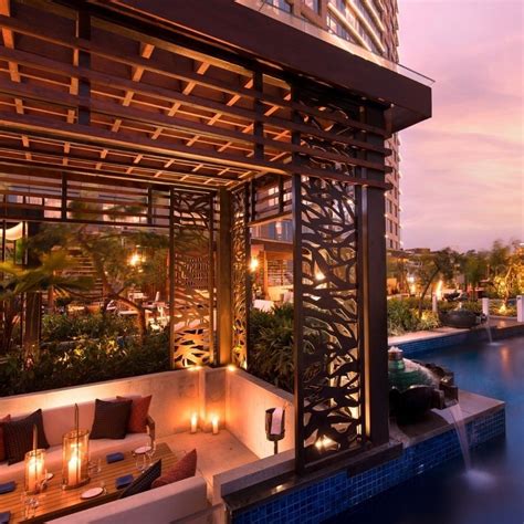 The best restaurants, bars and other places to eat at across major ...