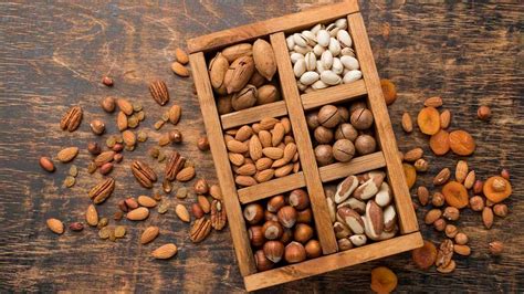 How To Eat Your Nuts For Maximum Benefits | OnlyMyHealth