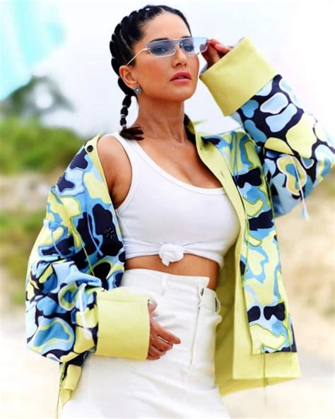 Sunny Leone Shares Her New Look in White Crop Top, Printed Jacket From ...