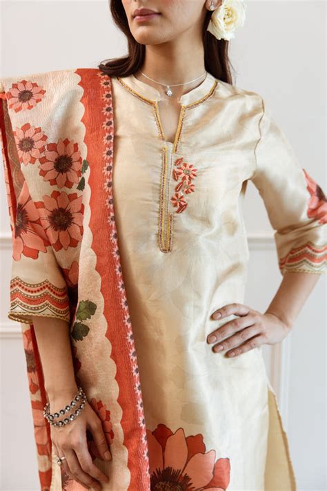 Nehamta: Designer Ethnic Wear for Women | Finest Collections in India