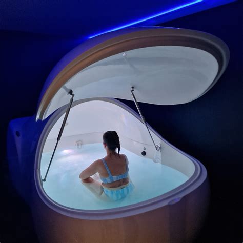 Float Therapy Relaxation and Recovery | Mederi Wellness