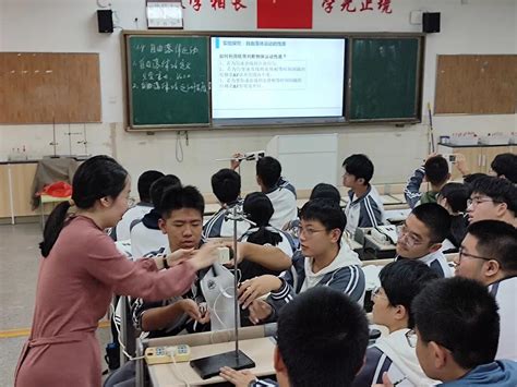 潍坊市大中专学生志愿者暑期“三下乡”社会实践活动成果报告会在我院举行-潍坊职业学院