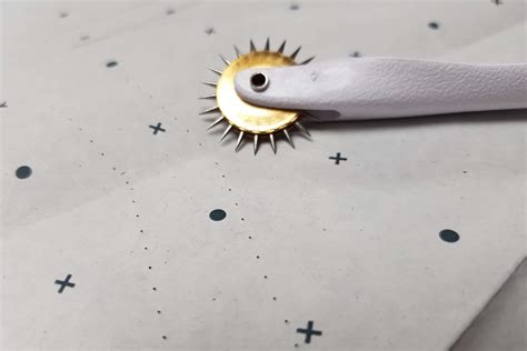 Creative Pattern Cutting Promotion Ideas 的图像结果