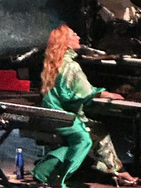 Tori was on FIRE at Red Rocks tonight! : r/toriamos