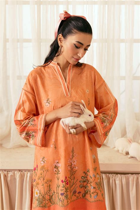 Sahar Selene Lawn – Peach Petals – YourLibaas