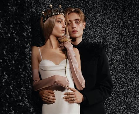 Vera Wang Bride 的图像结果