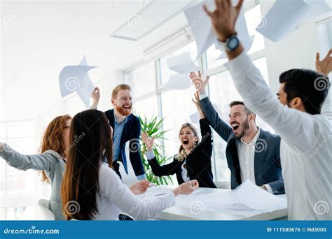 Business People Celebrating 的图像结果