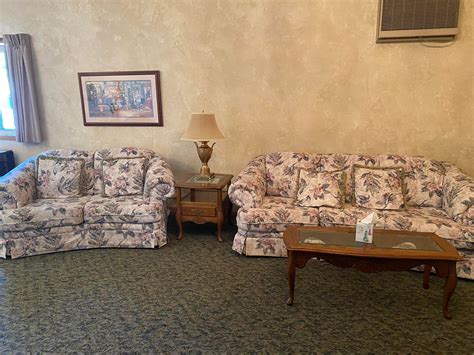 Dahl Funeral Home, East Grand Forks, Mn - Home