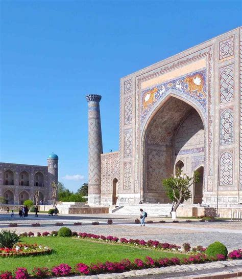 乌兹别克斯坦的建筑也是这么美