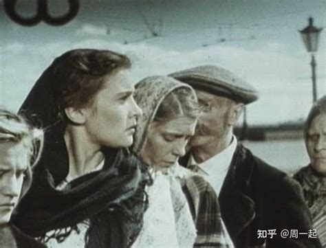 苏联电影《难忘的1919》(1952)俄版增加了42分钟，列宁同志融入群众的场景，充满喜感... - 知乎