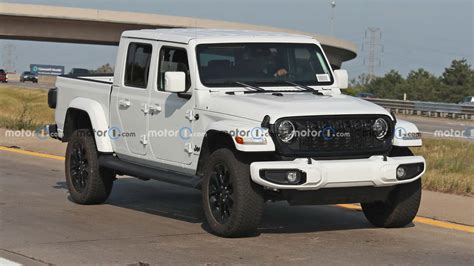 2024 Jeep Gladiator Debuts Today: See The Livestream