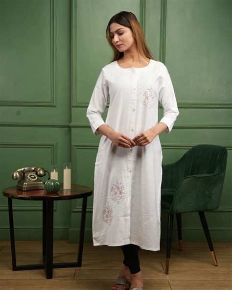 WHITE BROCH – Abayas Fashion Store