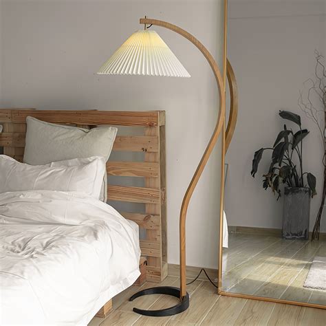 Caprani Floor Lamp - Vakkerlight