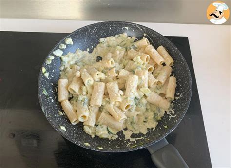 Creamy zucchini pasta, a tasty and easy to prepare recipe