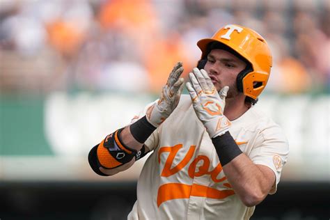 Tennessee baseball vs Queens score today: Live updates, game highlights