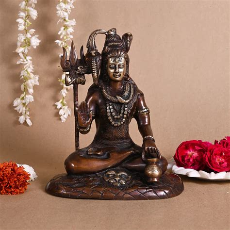 Exploring the Spiritual Significance of Lord Shiva's Trishul – Suyogah
