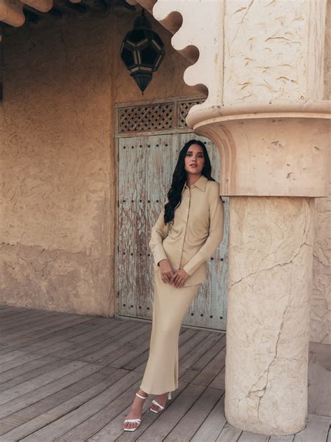 Textured maxi skirt :: LICHI - Online fashion store