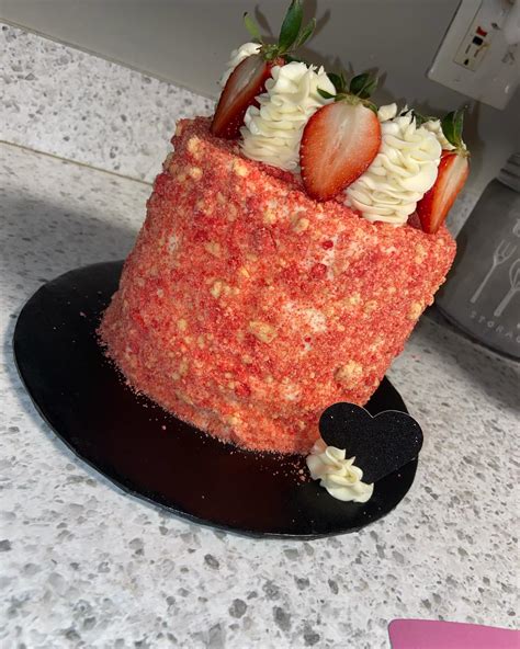 GOOD CAKES ONLY | AVAILABLE TOMORROW 🫣 $65 TOMORROW ONLY TEXT 3137784854 | Instagram