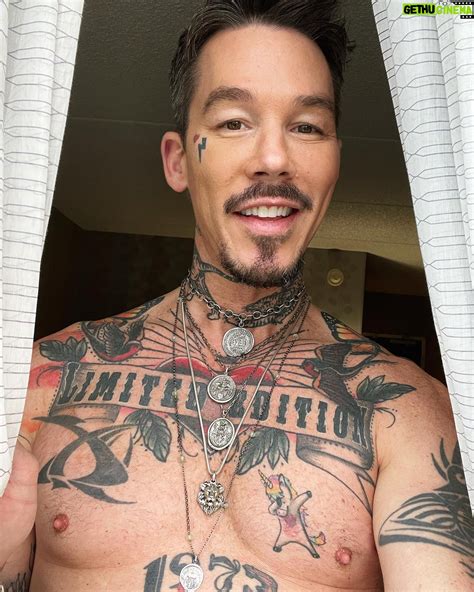 David Bromstad Wiki, Biography, Age, Gallery, Spouse and more