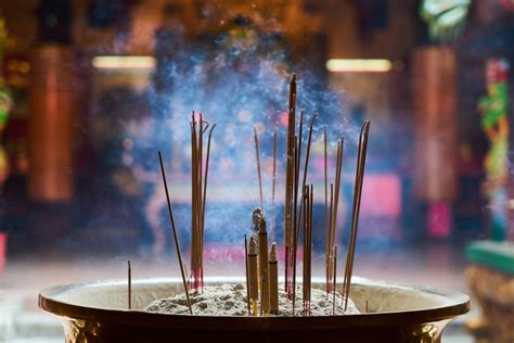 【中国香文化】早期的香品是什么型态?人们用香的形式有哪些?祭祀用香与生活用香有什么区别?
