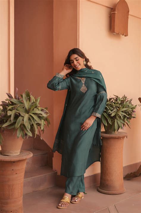 Shop Women’s Clothing Online India - Raisin