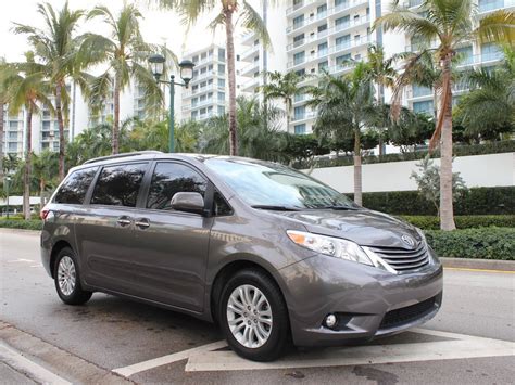 2017 Toyota Sienna XLE // Buy Cars on GBChoice