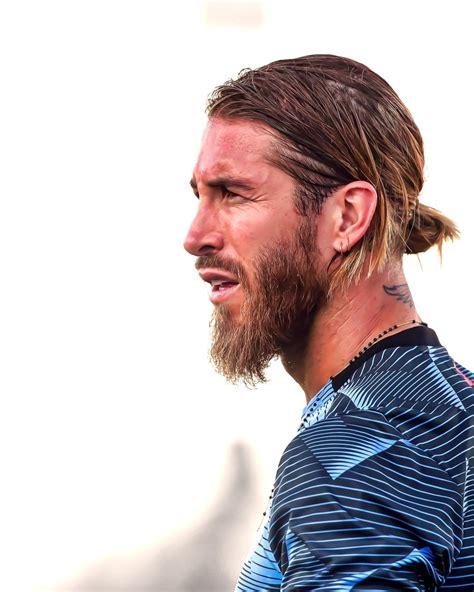 Pin de Gio Uglava en Hair and beauty | Pelo largo hombre peinados ...