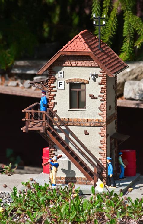 Model Building Stock Images 的图像结果